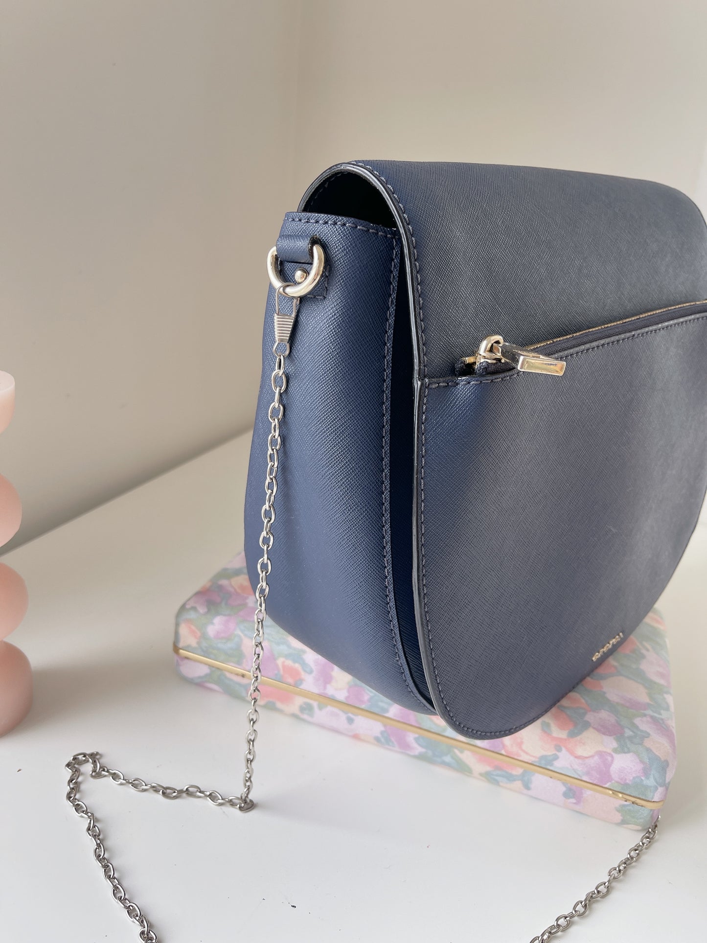 Navy Oroton Hanbag