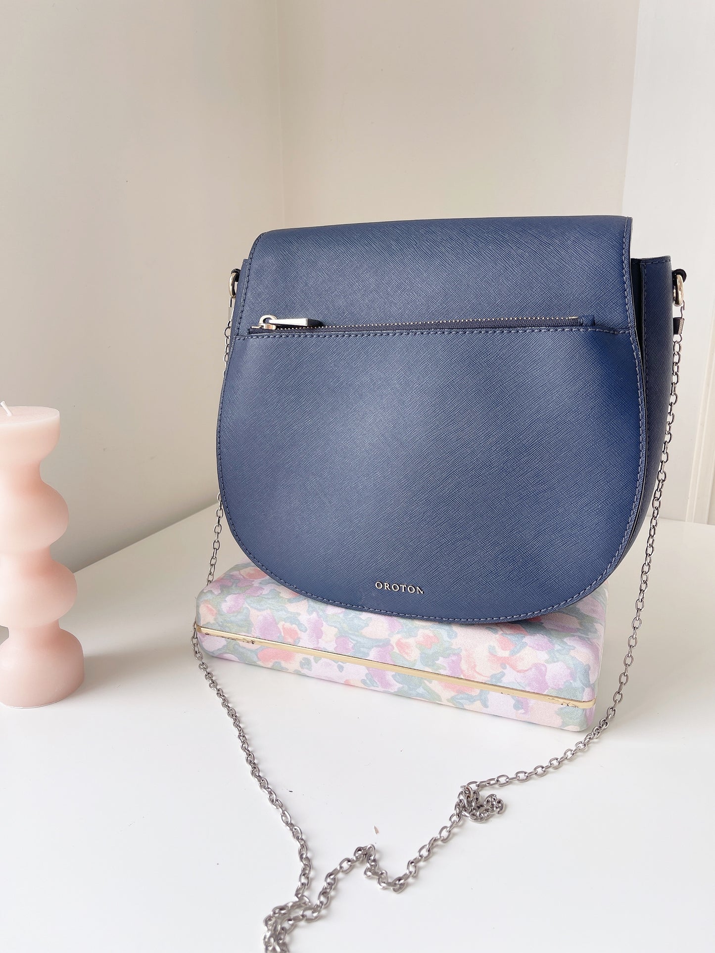 Navy Oroton Hanbag