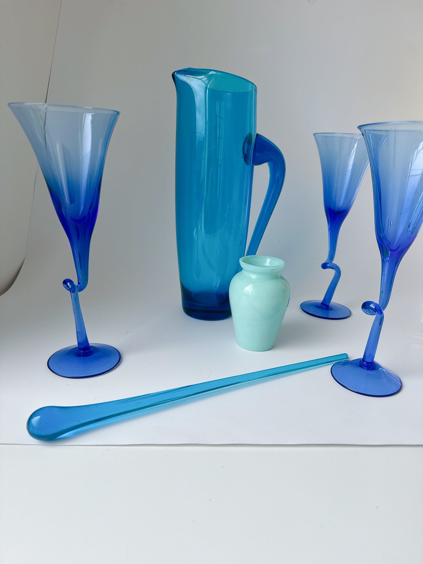Set 3 Cobolt Blue Vintage Curved Stemmed Glasses