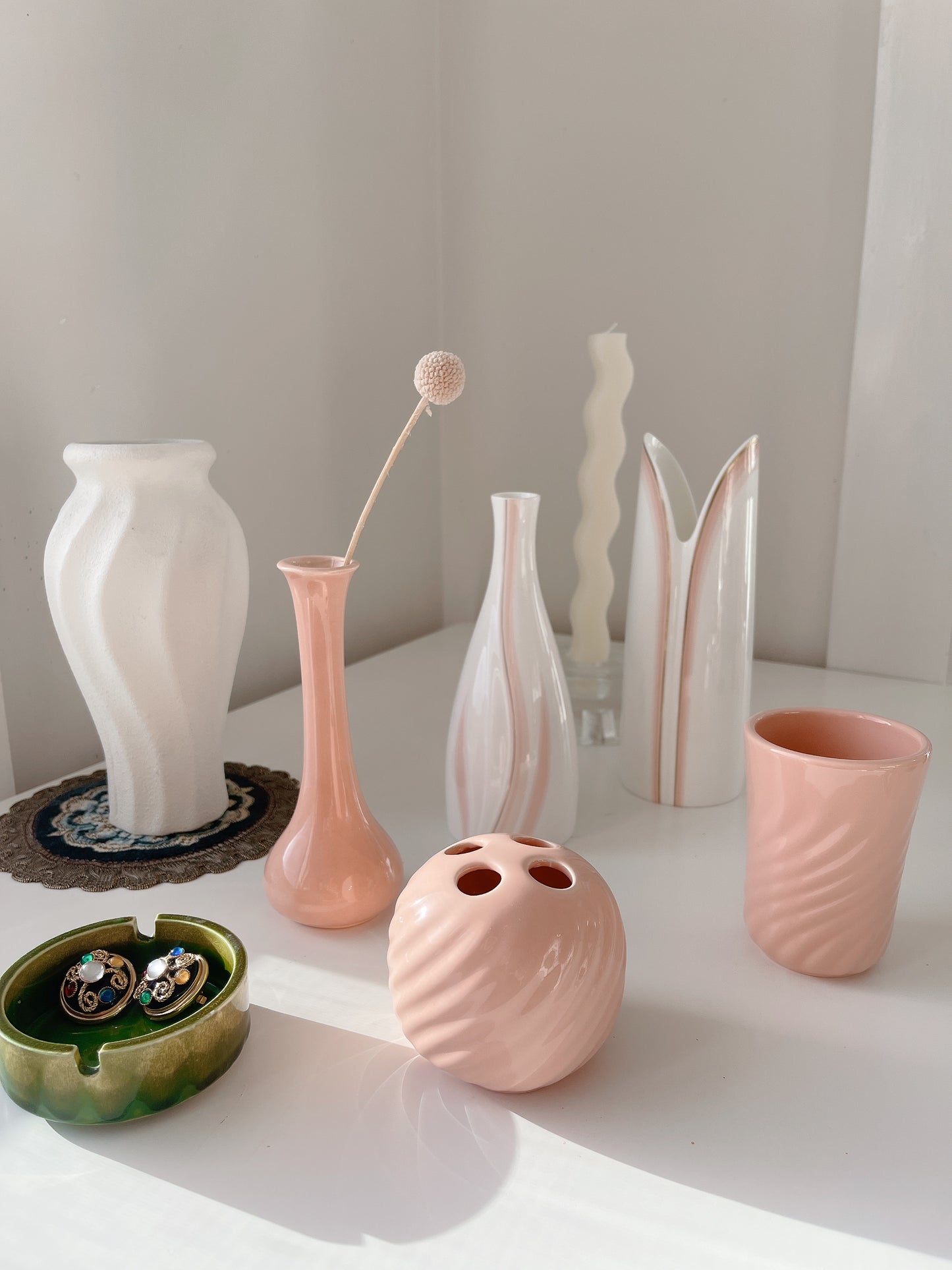 Royal Doulton 1982 Vase Set
