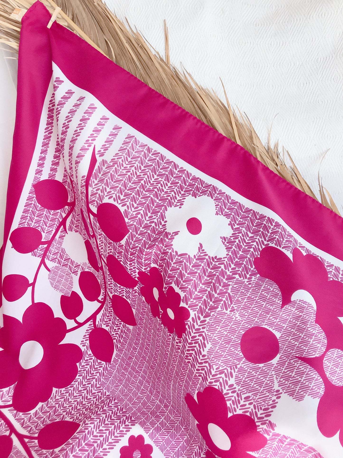 Vintage Raspberry Daisy Scarf