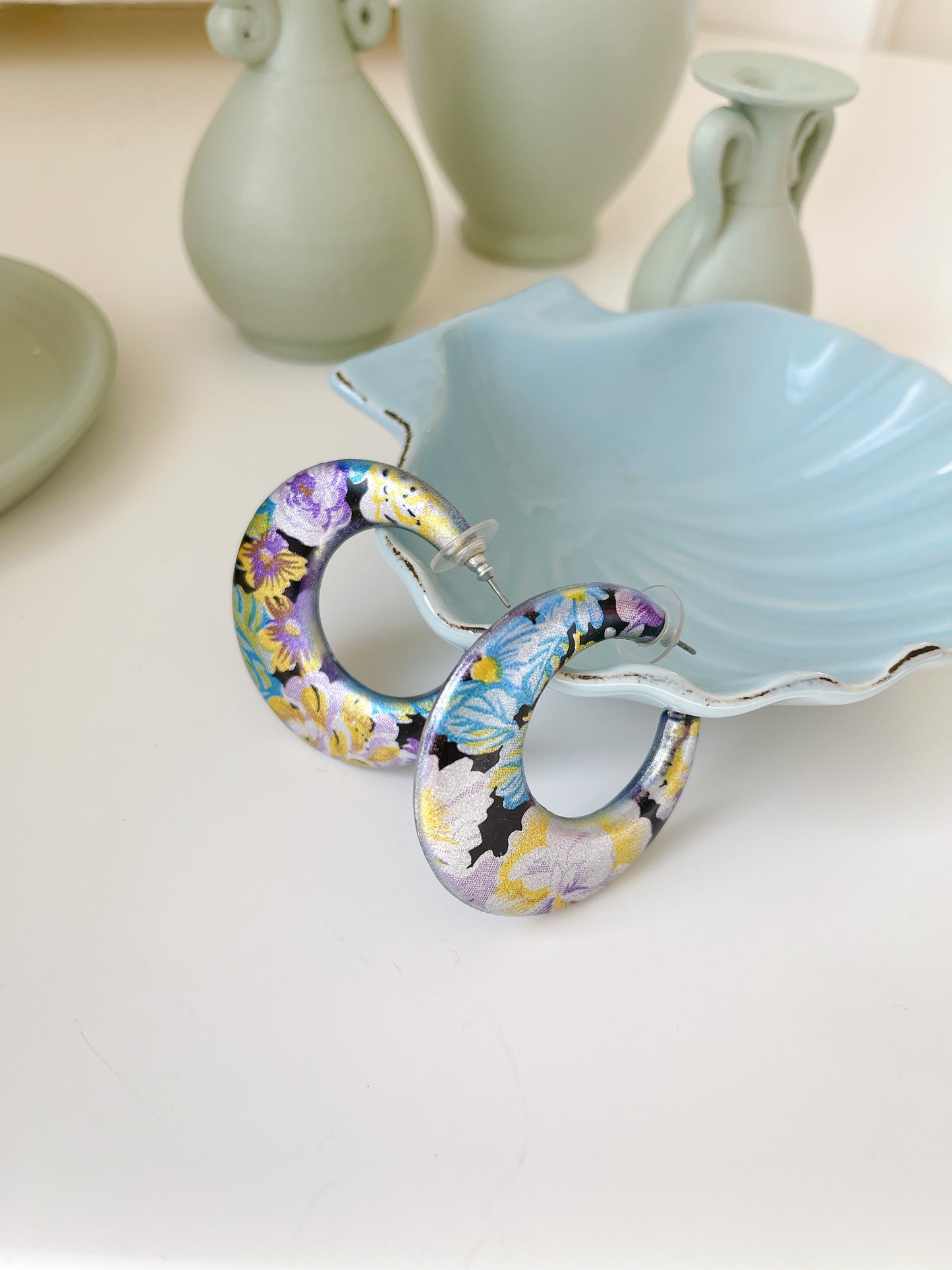 Vintage 80’s Metallic Floral Hoops