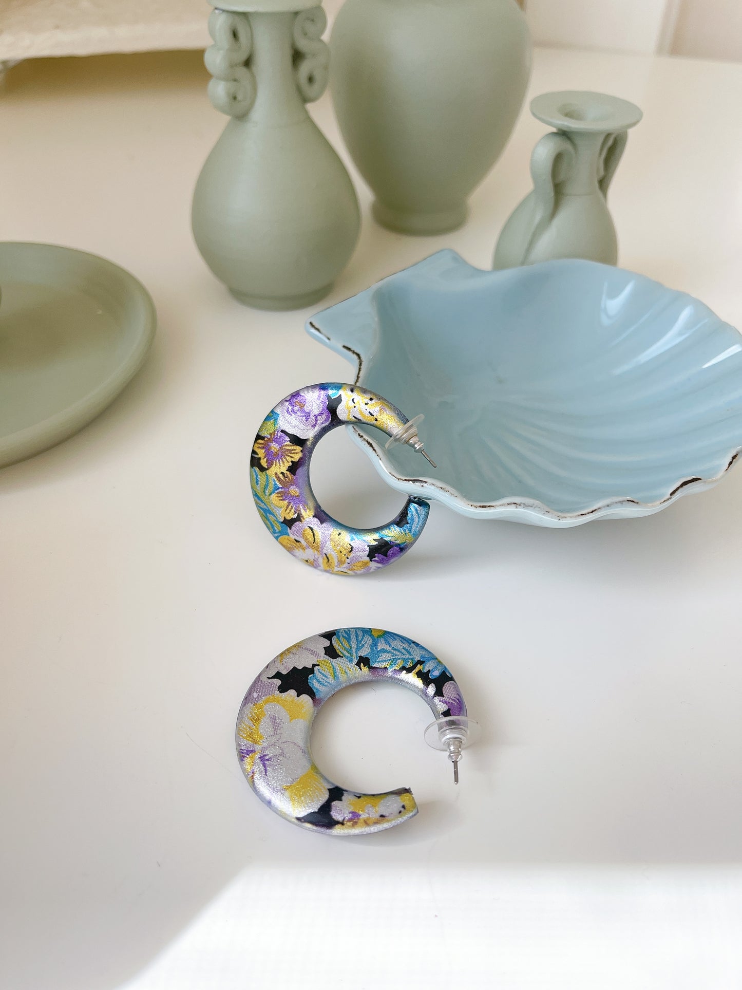 Vintage 80’s Metallic Floral Hoops
