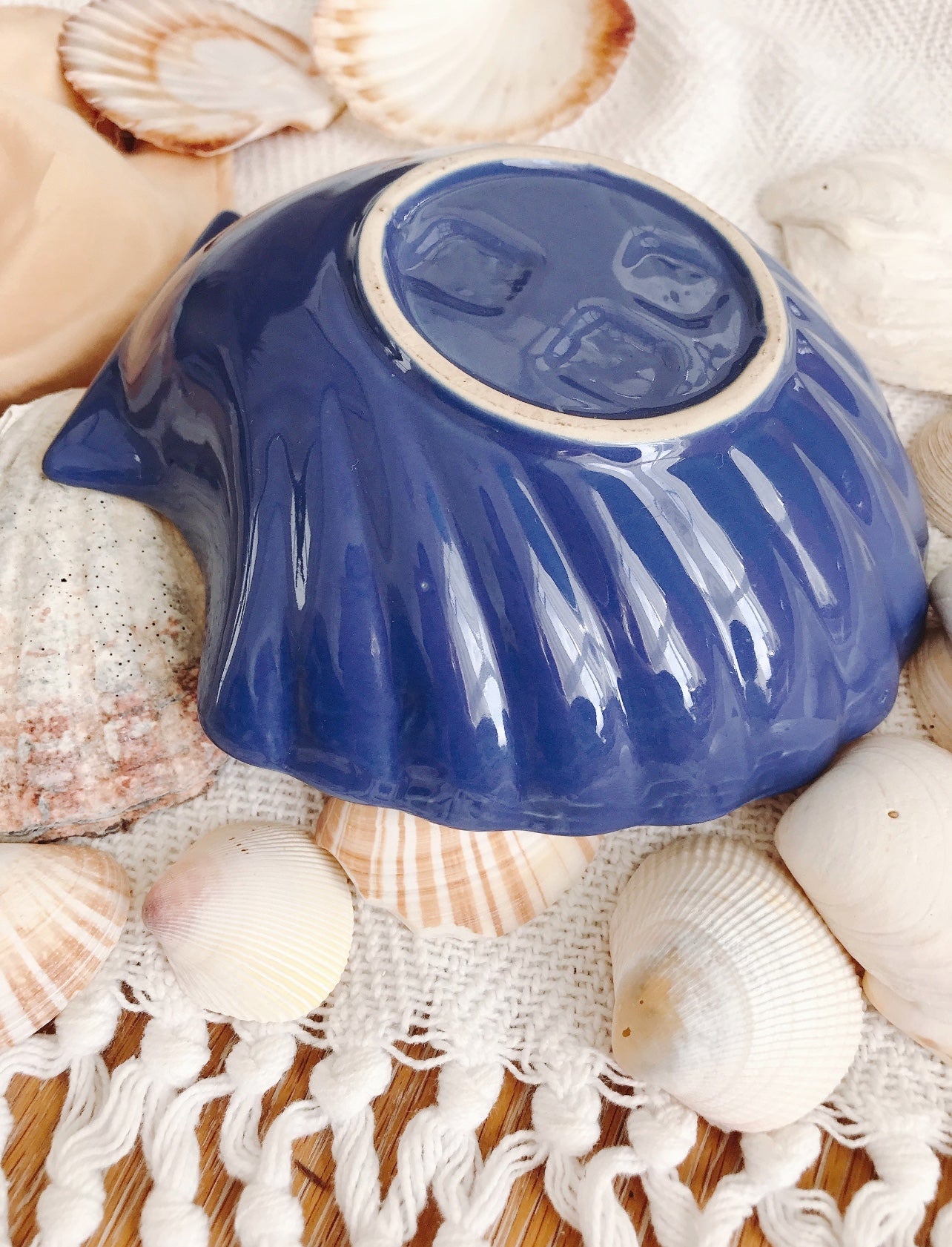 Vintage Ceramic Shell Bowl- Blue Outer
