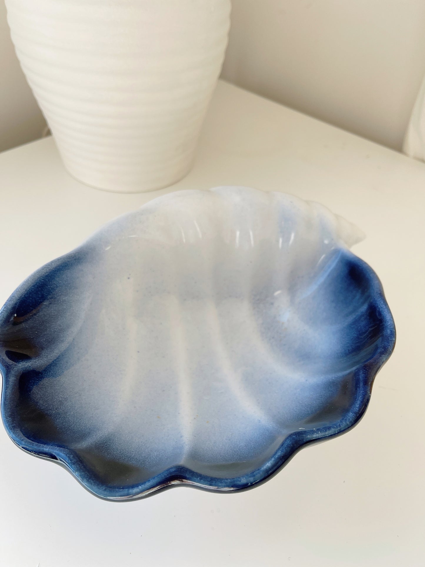 Vintage Ombré Tone Ceramic Shell