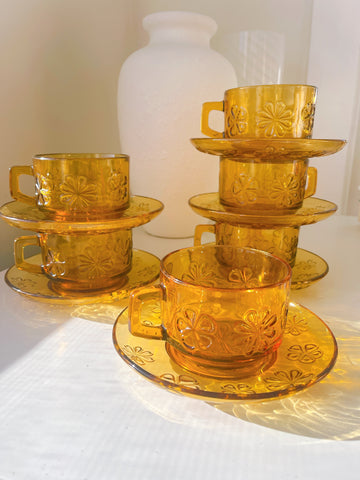 Set 6 French Glass Daisy Cup & Saucers
