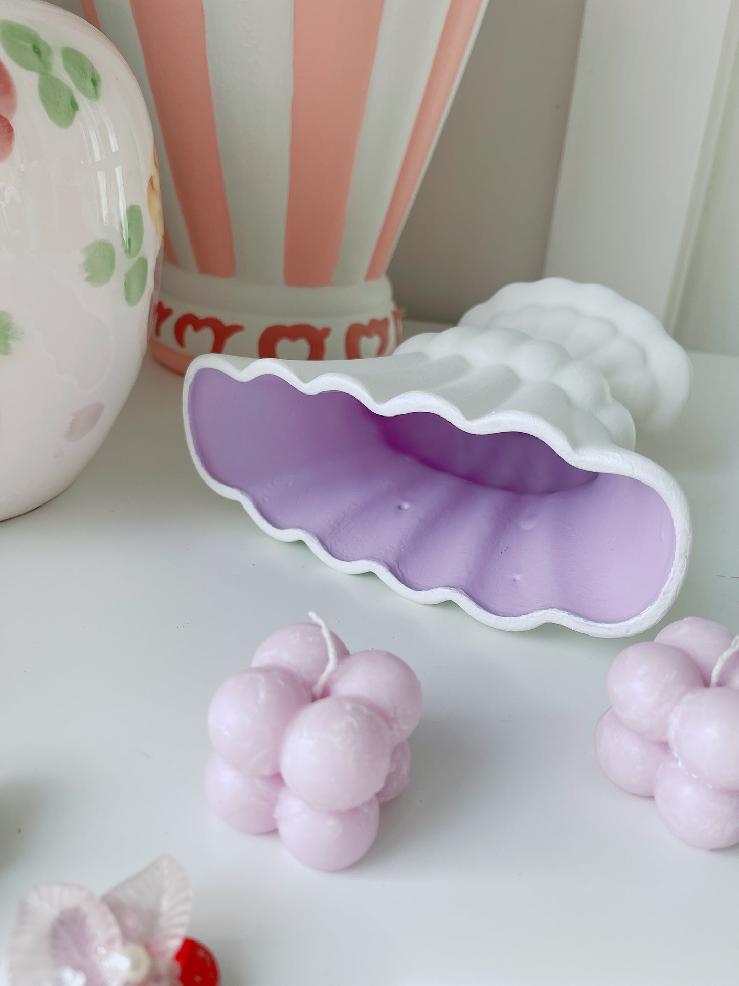 HVL Vintage Mermaid Tail Vase - Lilac Inner