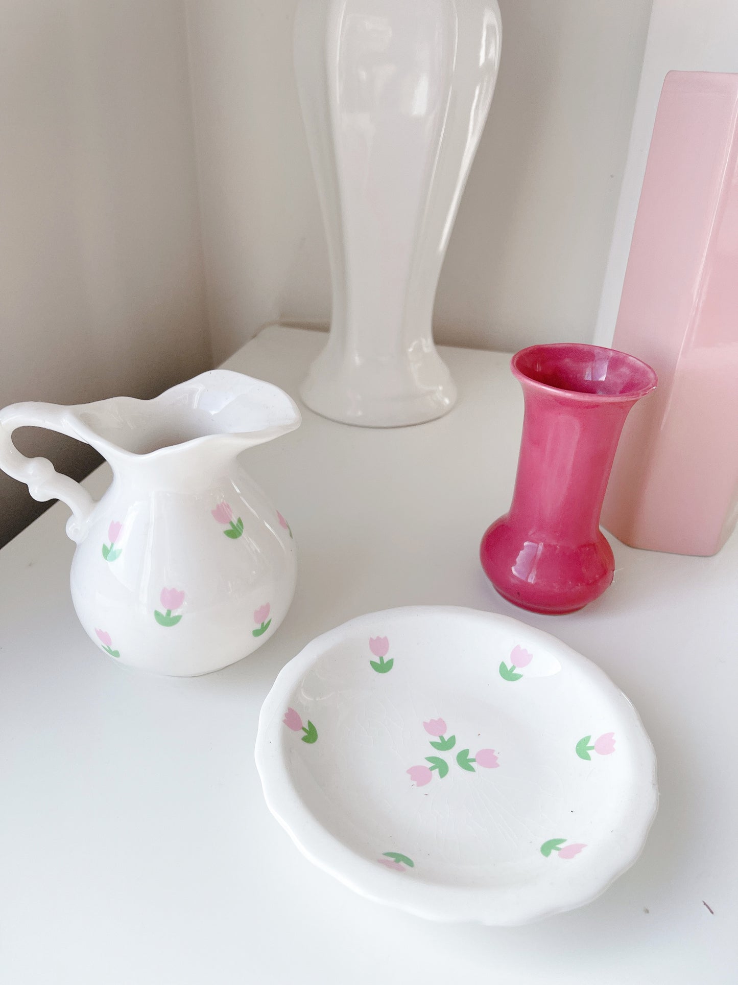 Vintage Tulip Design Jug & Plate