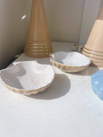 Set 2 Shell Dishes