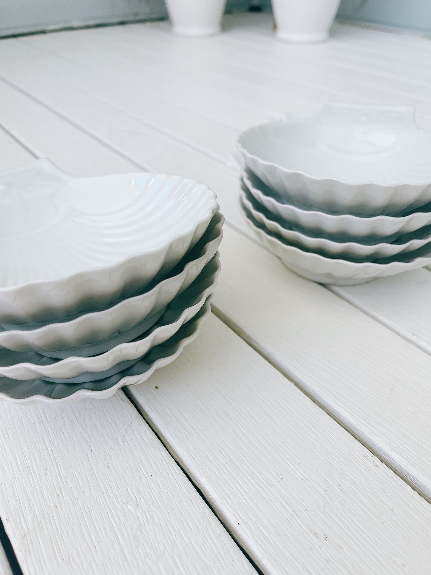 Set 4 Ceramic Shell Bowls