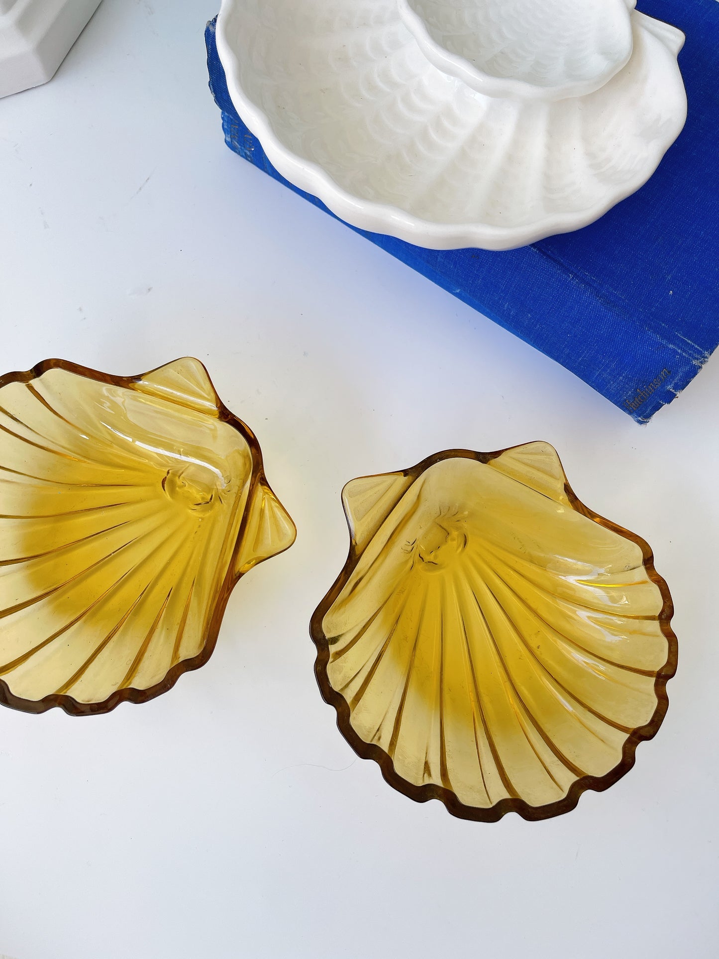 Set 2 Amber Vintage Bowls