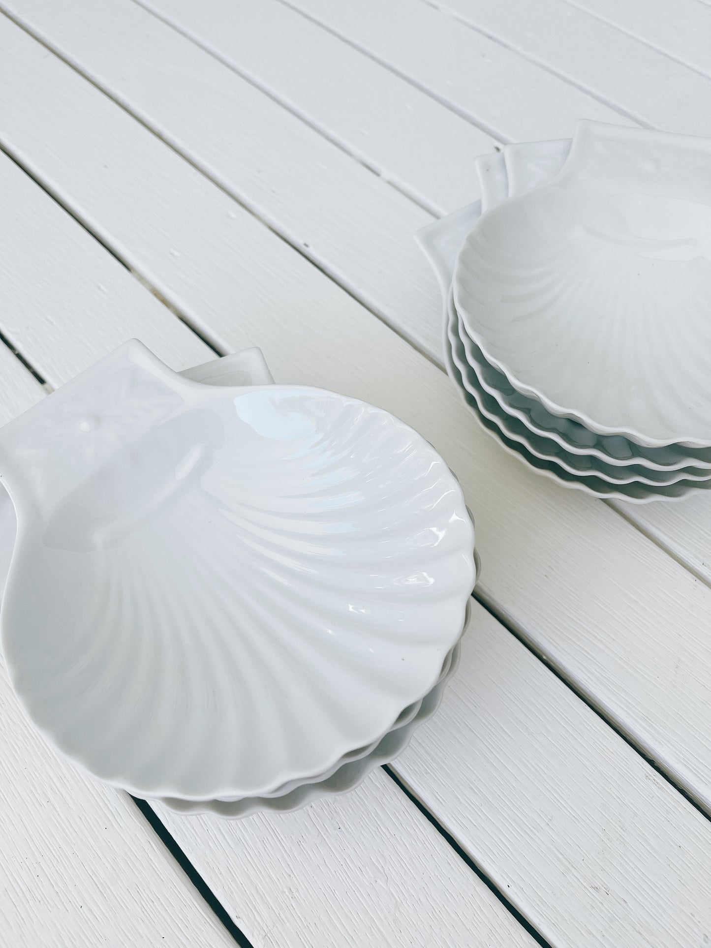 Set 4 Ceramic Shell Bowls